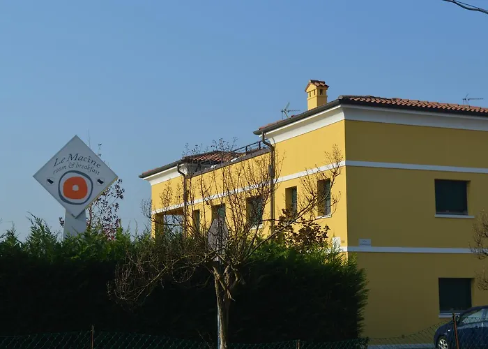 Le Macine Nocleg ze śniadaniem 3*